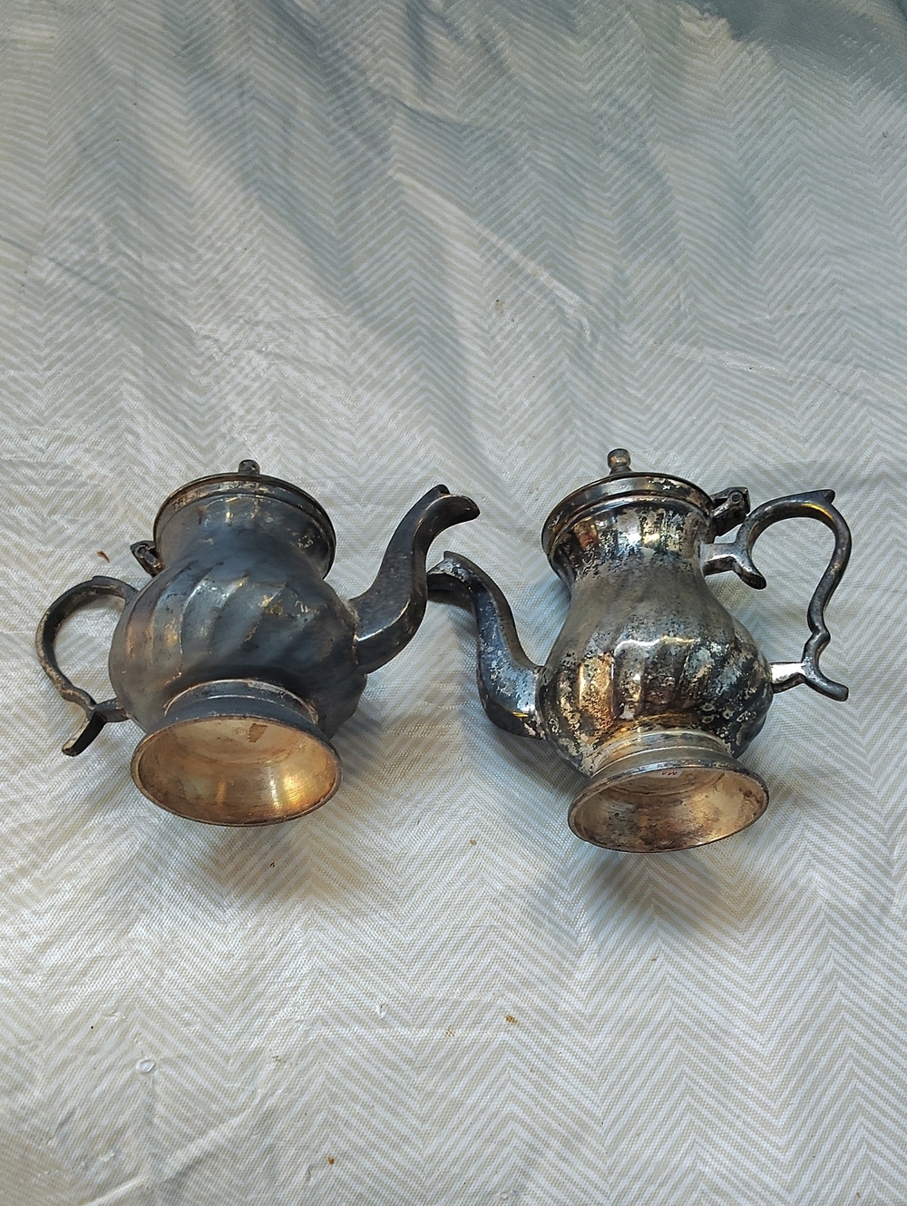Vintage-Style Silver Teapot Set - Decorative Home Kitchen Accent